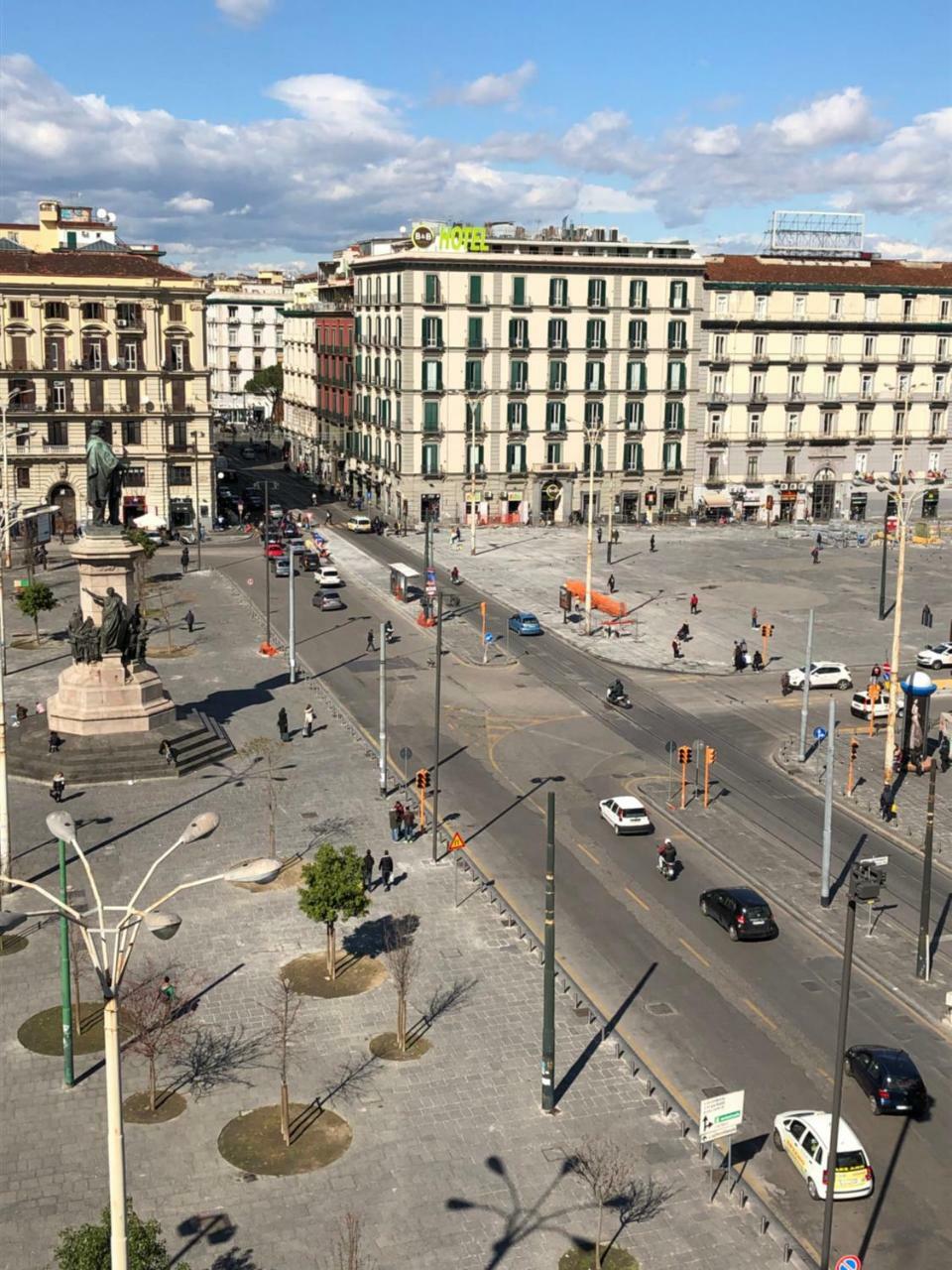Pit Stop Napoli Centrale Esterno foto